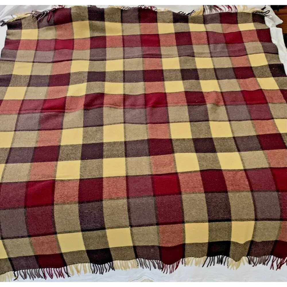 Wool Blanket Throw Burgundy Red Black 50"x64" ROYAL SCOT Tartan Plaid Fringe Vtg - Picture 5 of 7